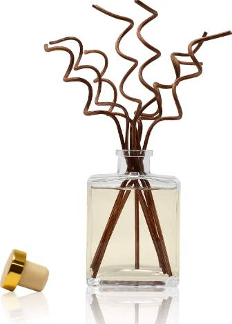 Diffusore a bastoncini a lunga durata con profumo di cedro e vaniglia della Valle